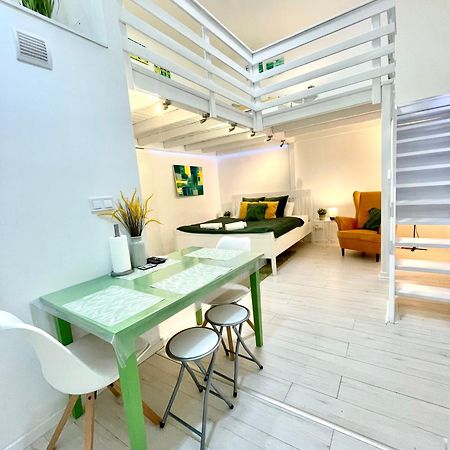 Teresian Apartment Near The Andrassy Street Free Air Conditioner Free Coffee ブダペスト エクステリア 写真